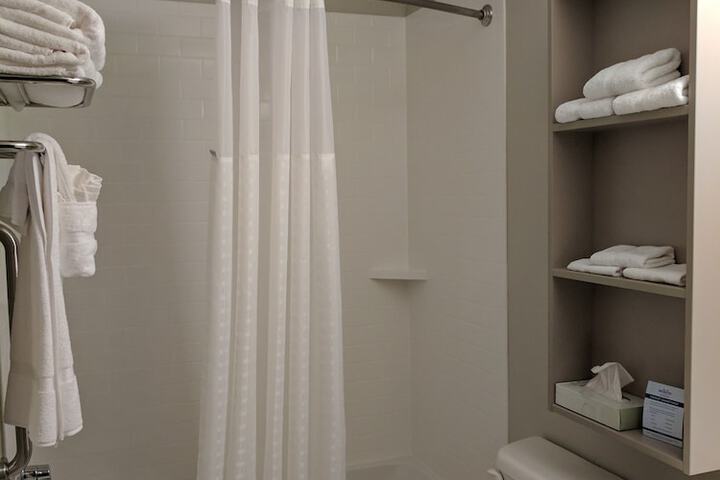 Room 15 of 46