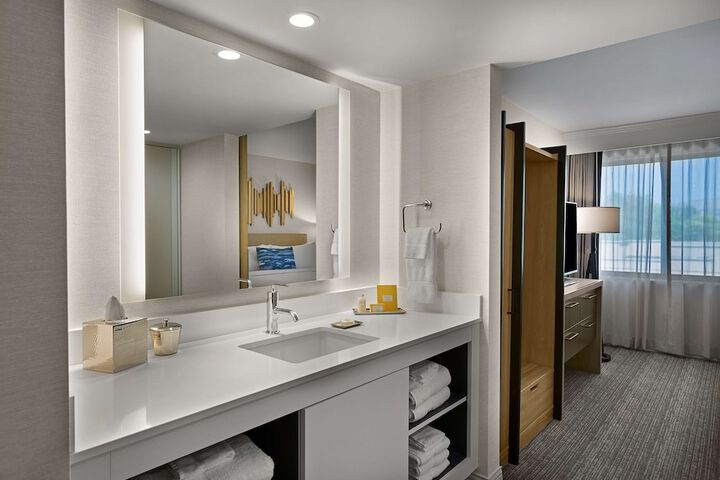 Room 30 of 62