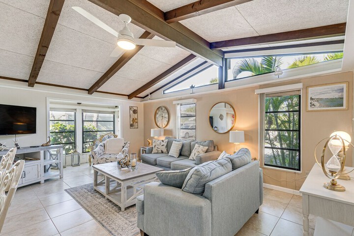 Manasota Key Vacation Rental w / Beach Access!