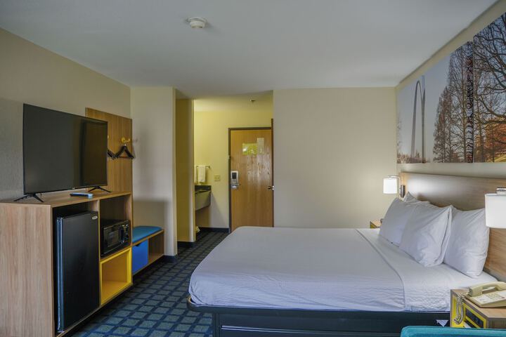 Room 17 of 30