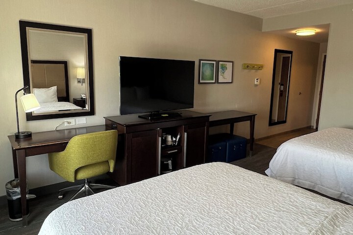 Room 8 of 32
