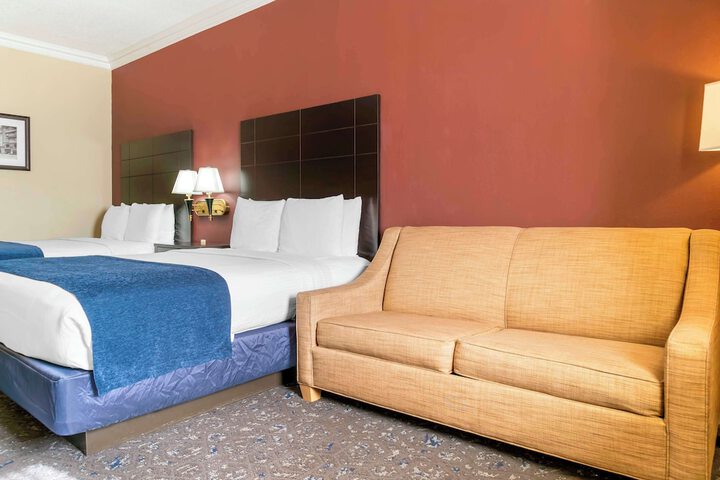 Room 22 of 76
