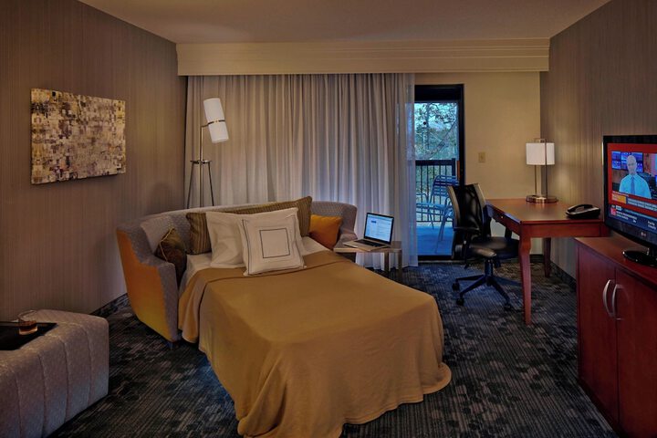 Courtyard by Marriott Providence Warwick