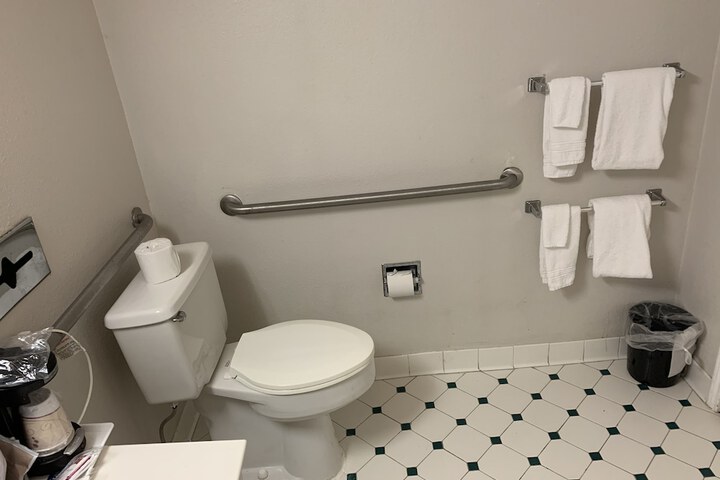 Room 19 of 37