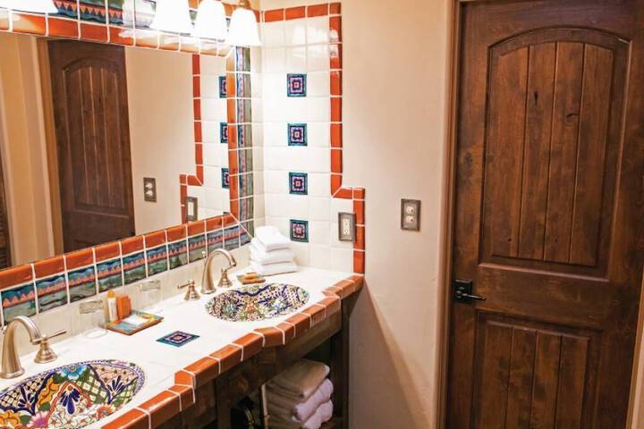 Hacienda Del Sol Guest Ranch Resort