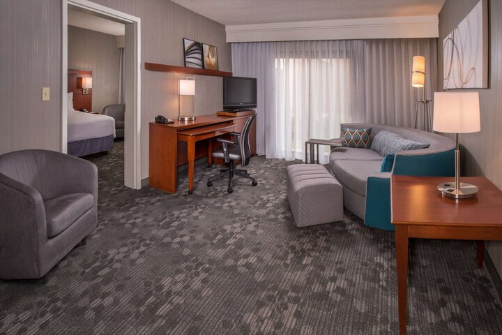 Room 16 of 33