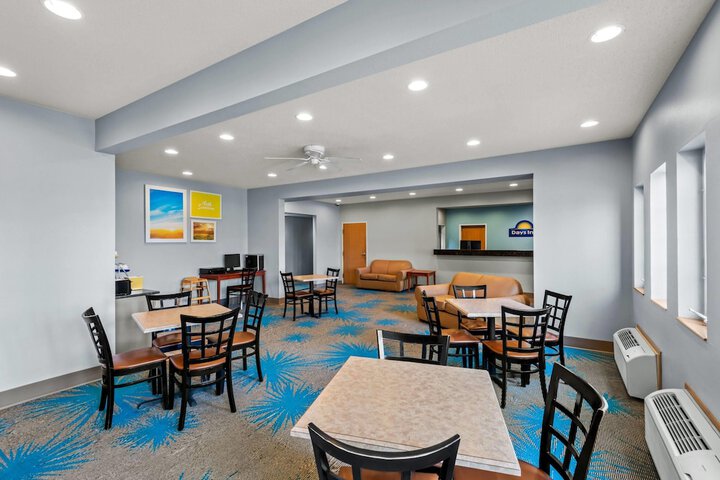 Days Inn by Wyndham Carroll