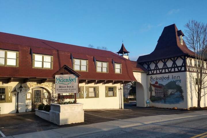 Helendorf River Inn Suites & Conference Center