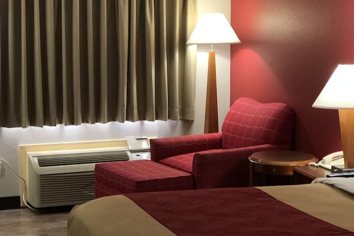 Room 28 of 35