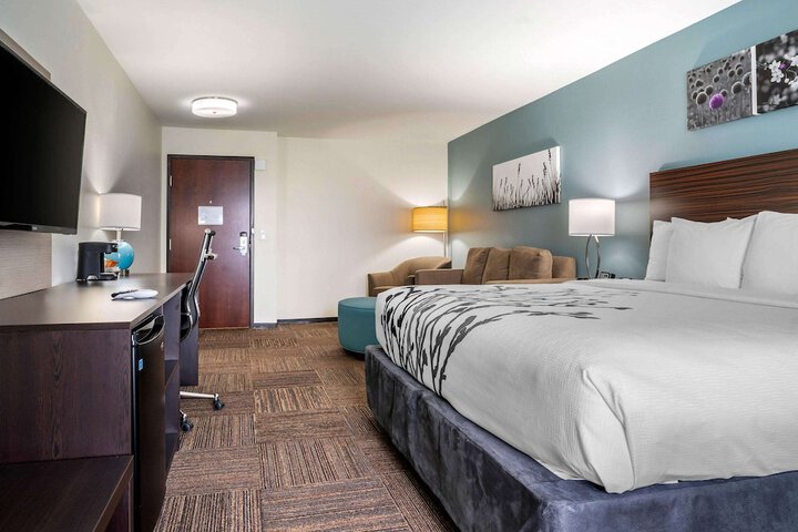Room 18 of 32