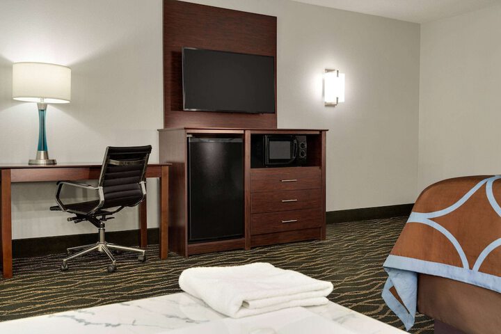 Room 25 of 36