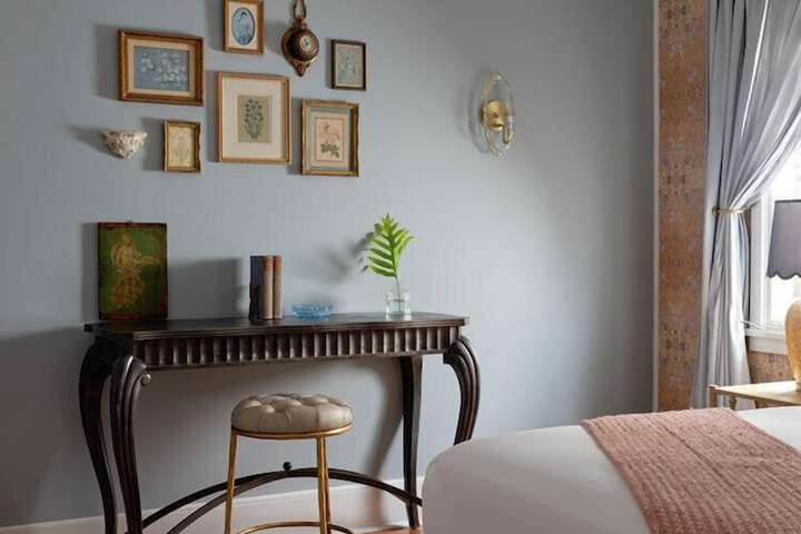 Room 54 of 62