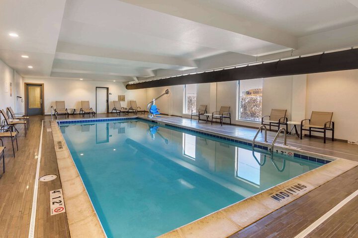 Pool 4 of 30