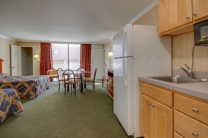Room 9 of 28