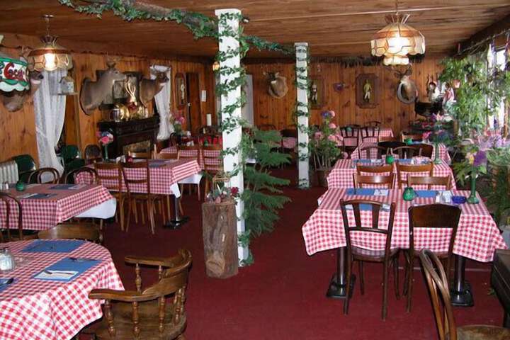 Dining 5 of 10