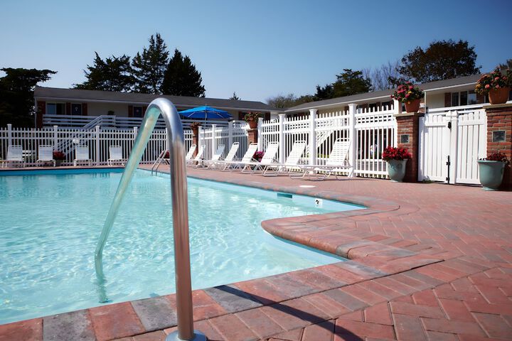 Breezeway Boutique Hotel