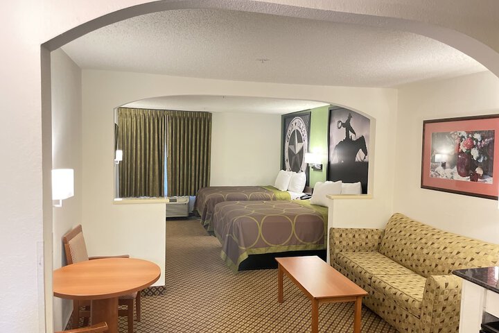 Room 11 of 30