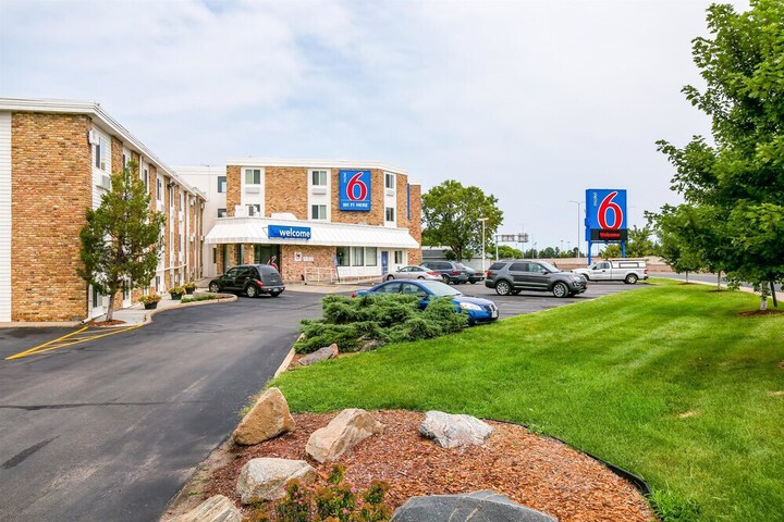 MOTEL 6 MINNEAPOLIS AIRPORT - MALL OF AM