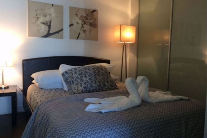Room 17 of 24