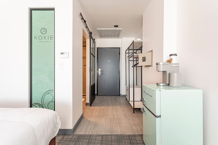 Room 34 of 87