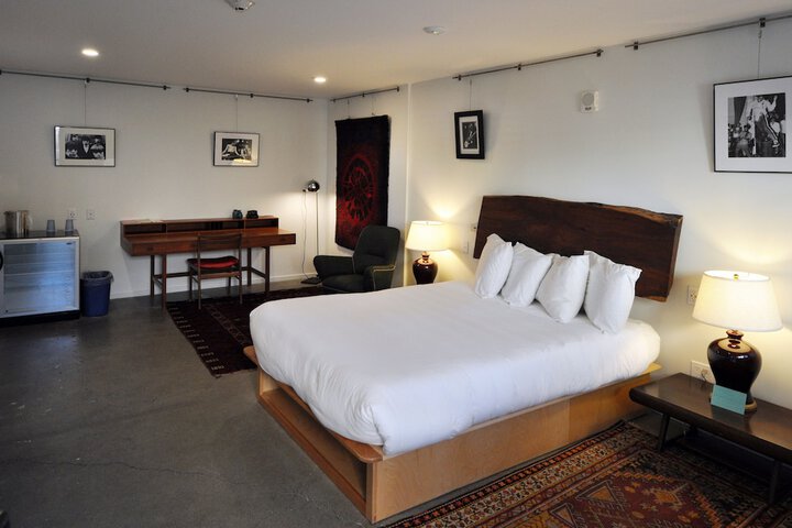 Room 45 of 127