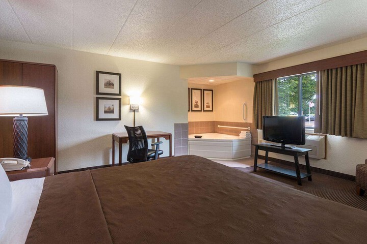 Room 14 of 32
