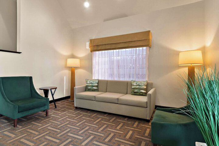 Hotel Interior 8 of 31