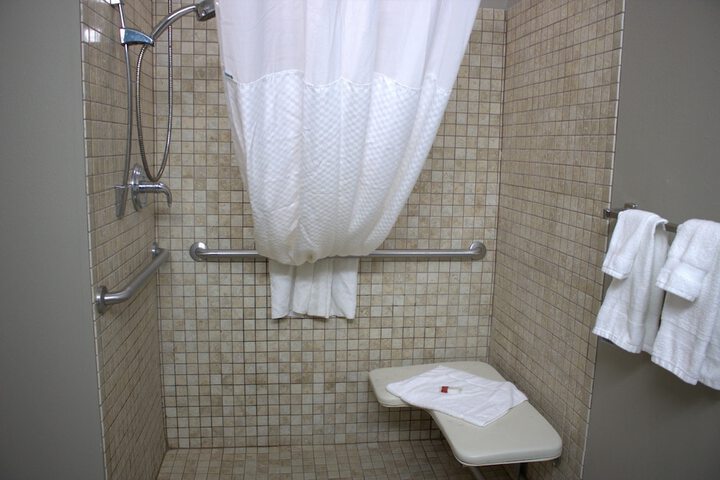 Room 13 of 23