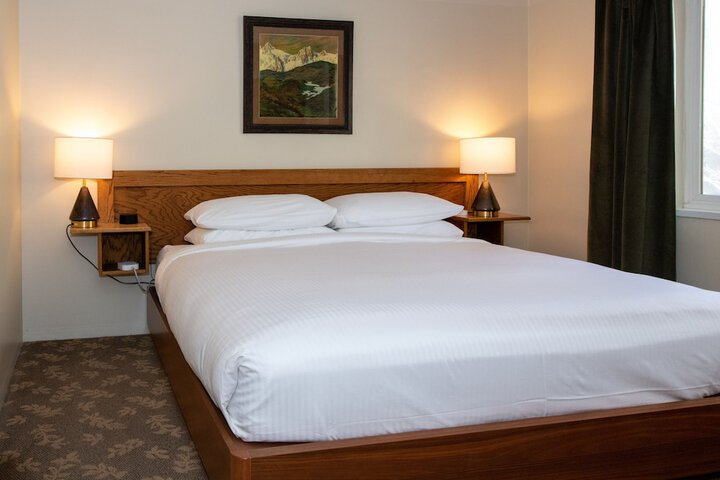 Room 34 of 85