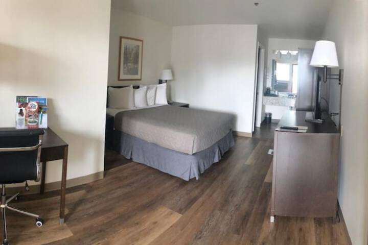 Room 11 of 27