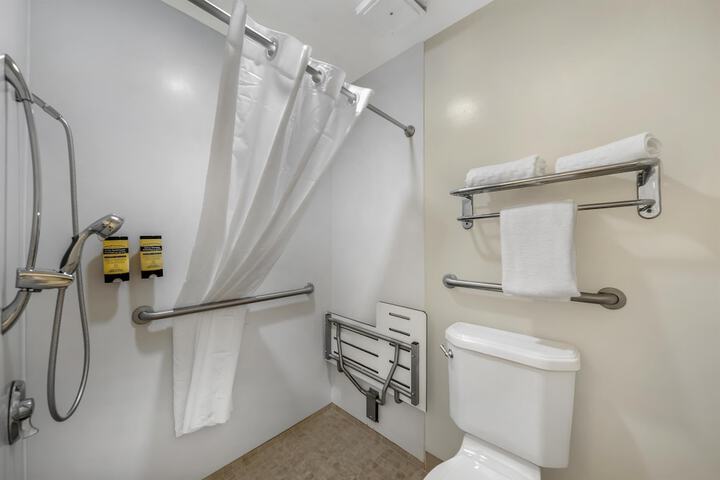 Best Western Plus Northwoods Inn
