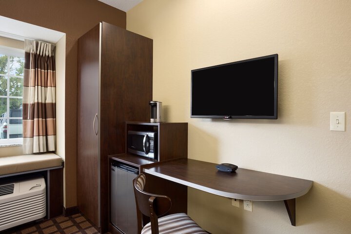 Microtel Inn & Suites by Wyndham Carrollton