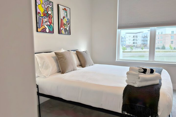 4BR Townhouse with Parking - WV rep 3