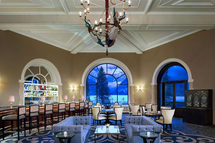 Lounge 199 of 215