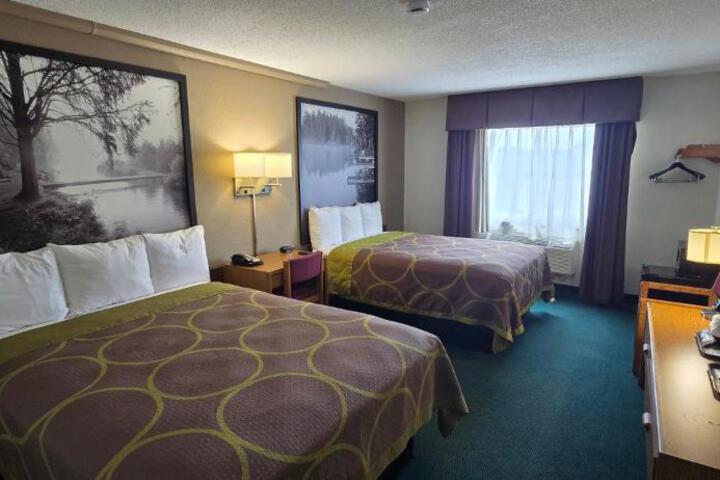 Super 8 by Wyndham Rogers Minnesota