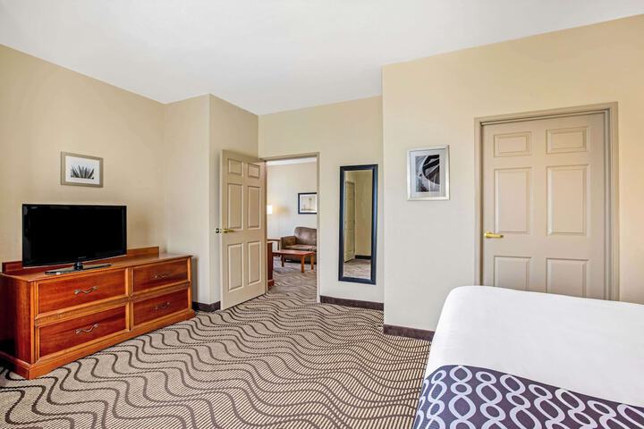 La Quinta Inn & Suites by Wyndham Corpus Christi Northwest