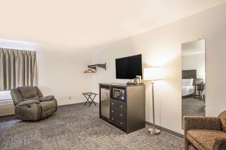 Room 8 of 37