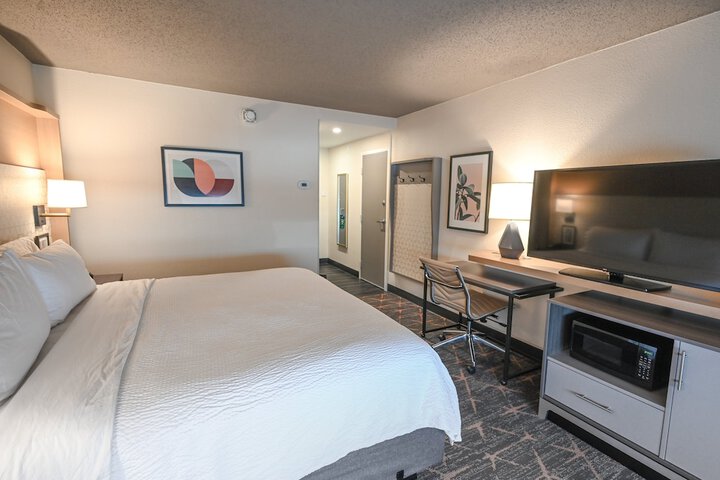Holiday Inn Cleveland-Mayfield by IHG