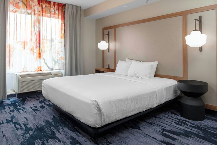 Room 25 of 47