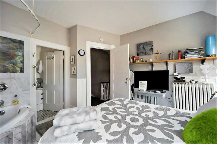 Secrets on Main Bed & Breakfast