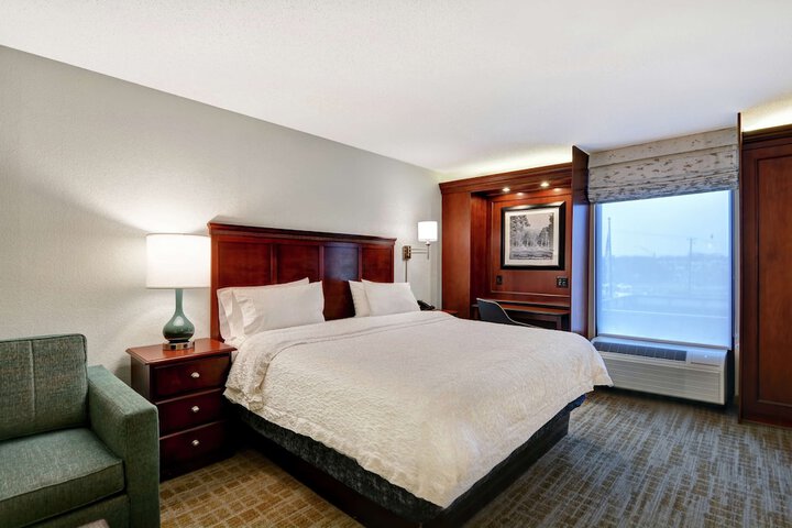 Room 33 of 41