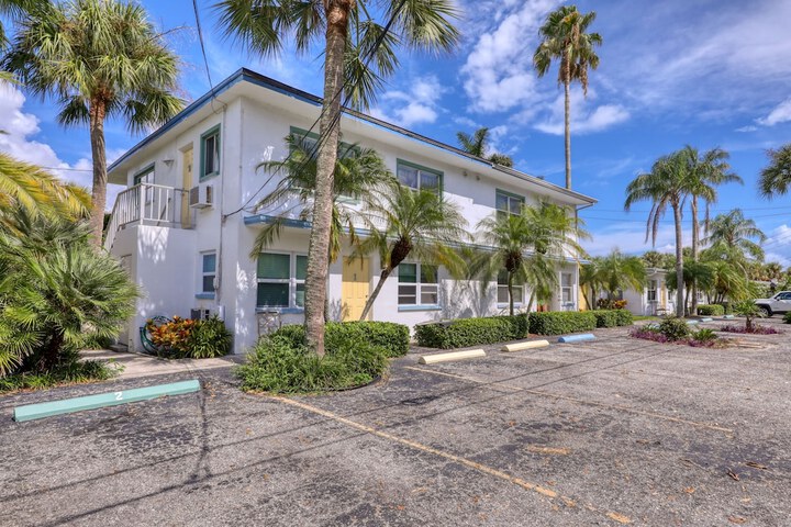 BeachTrail Lodging