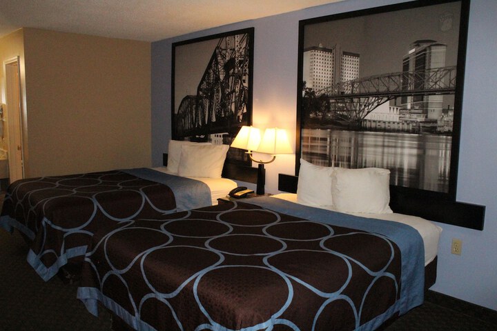 Room 21 of 26