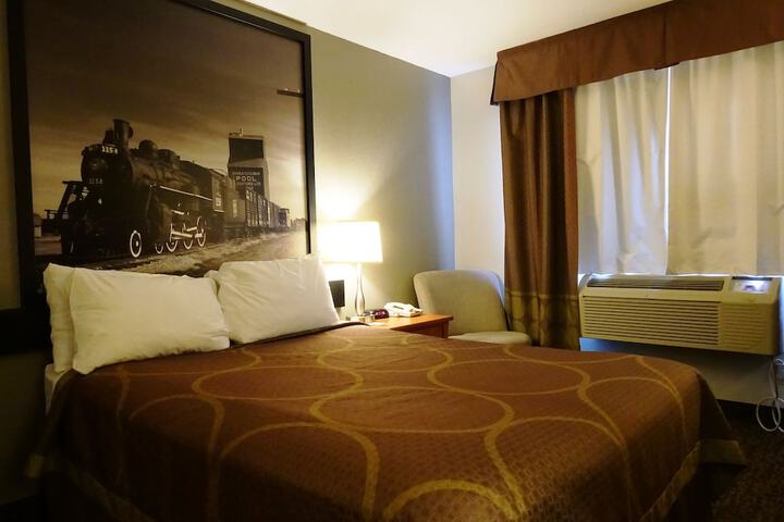 Room 35 of 47