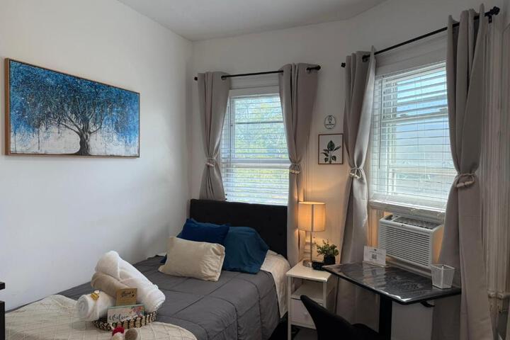 Cozy Private bedrooms Kitchen Wifi