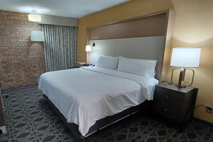 Room 28 of 31