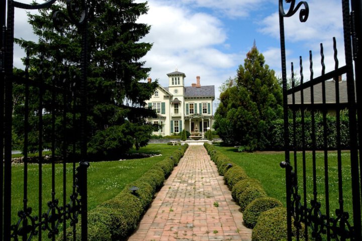 Jedediah Hawkins Inn