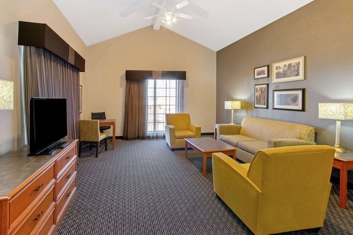 Room 11 of 29