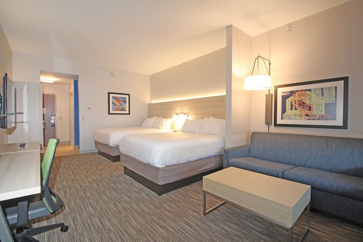 Room 22 of 34