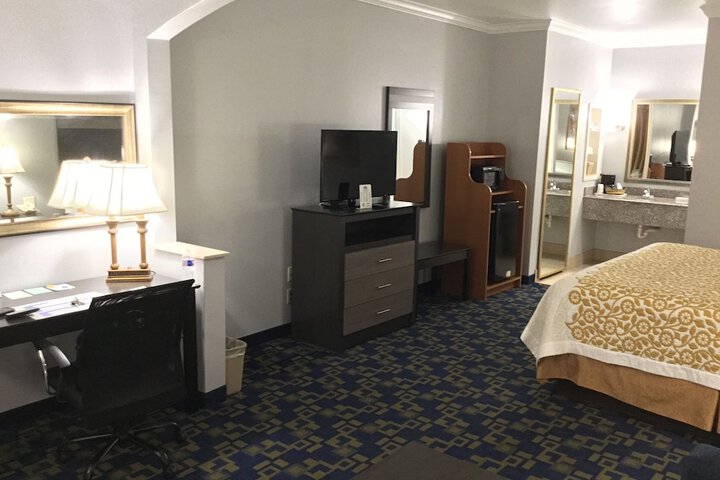 Room 35 of 47